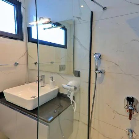 Βίλα 4 Bedroom - 6340 *