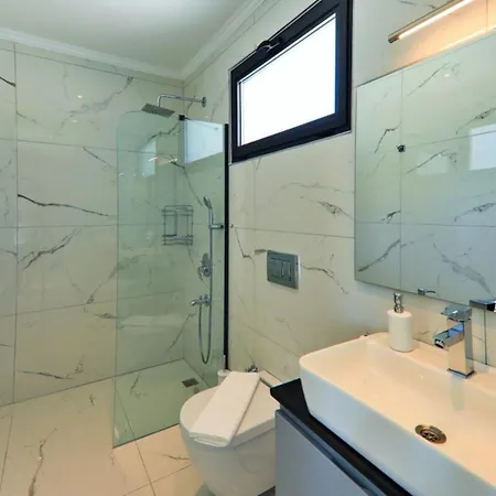 4 Bedroom - 6340 * Καλκάν
